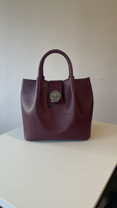 CHLOE MEDIUM